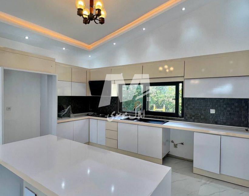 خرید ویلا نیم پیلوت روف دار با استخر 4 فصل 350 متری نور | 350 متر