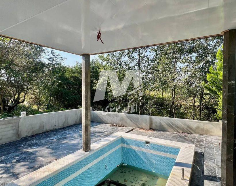 خرید ویلا نیم پیلوت روف دار با استخر 4 فصل 350 متری نور | 350 متر