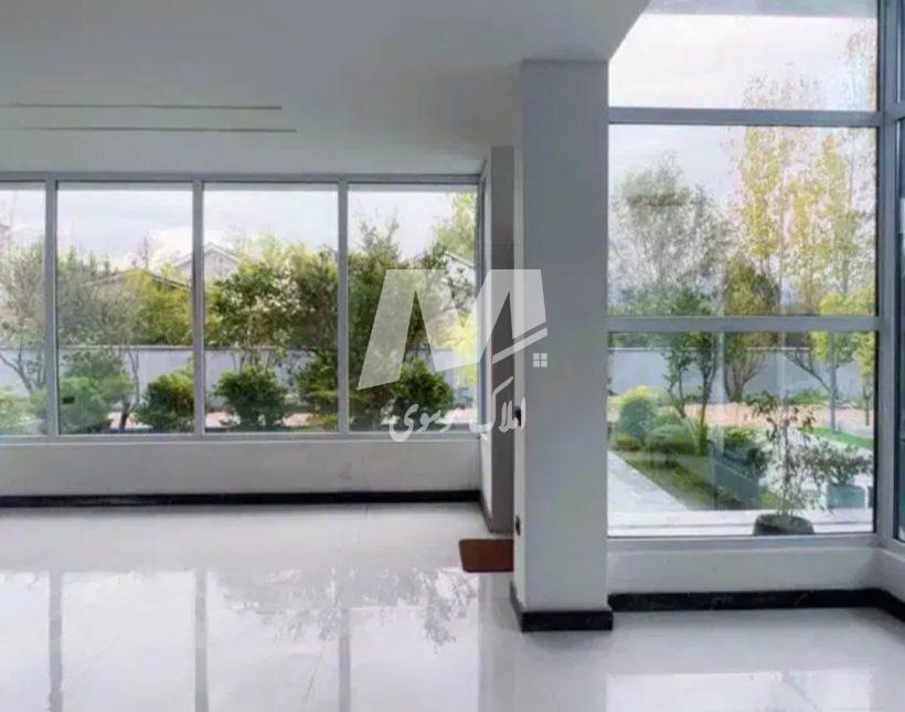 خرید ویلا در چمستان ۲۵۰ متری با استخر و روف گاردن سند دار | ۲۵۰ متر