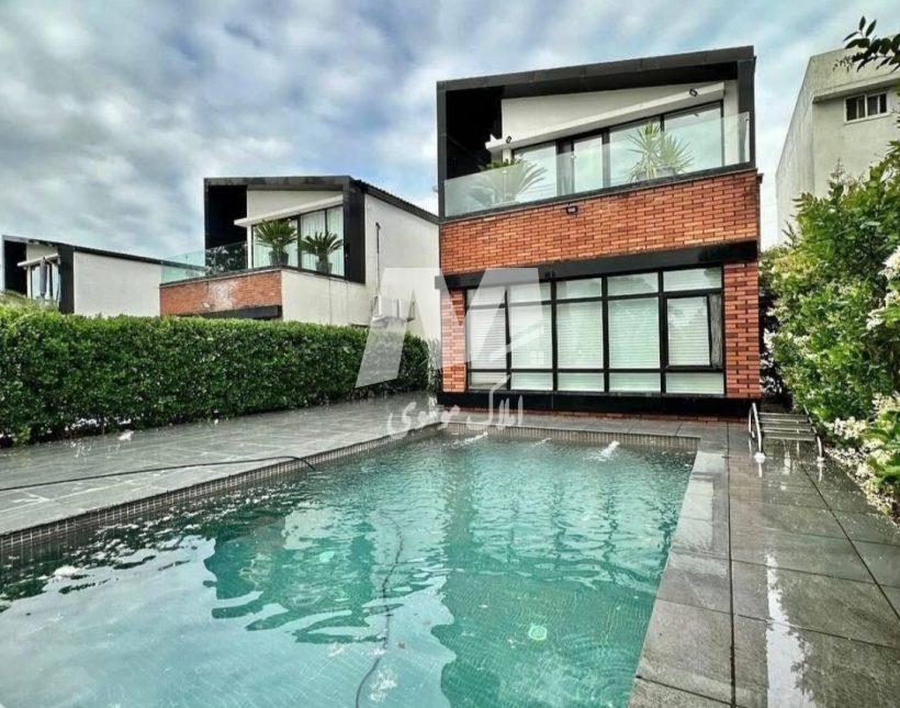 خرید ویلا استخردار شهرکی آپادانا چمستان | ۲۶۰ متر