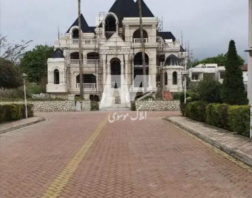 فروش عمارت ۴۰۰۰ متری سند دار شهرکی رویان | ۴۰۰۰ متر