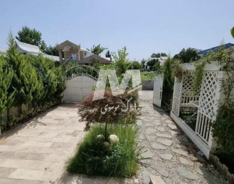 فروش ویلای نیم پیلوت ۲۵۰ متری سند دار مبله جنگلی | ۲۵۰ متر