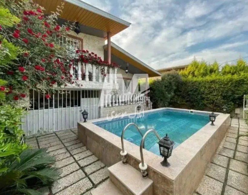 فروش فوری ویلا نیم پیلوت استخردار شهرکی چمستان | ۲۷۰ متر