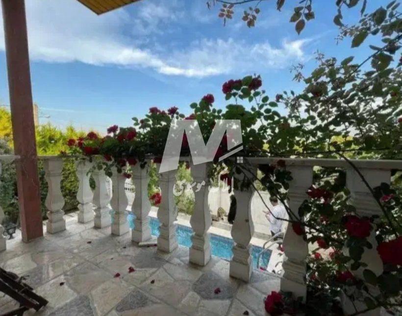 فروش فوری ویلا نیم پیلوت استخردار شهرکی چمستان | ۲۷۰ متر