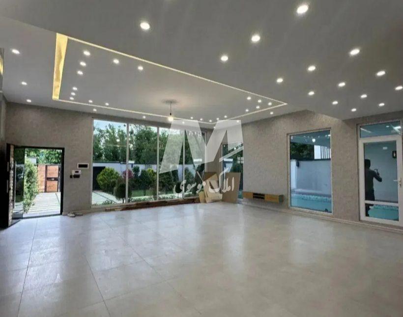 خرید ویلا مدرن استخردار ۳۰۰ متری شهرکی جاده جنگلی ایزدشهر | ۳۰۰ متر