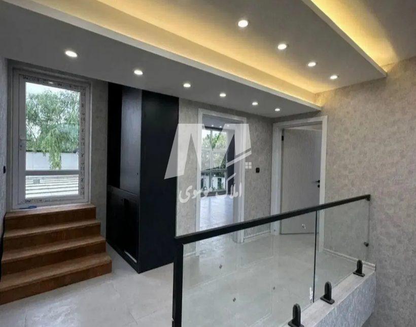 خرید ویلا مدرن استخردار ۳۰۰ متری شهرکی جاده جنگلی ایزدشهر | ۳۰۰ متر