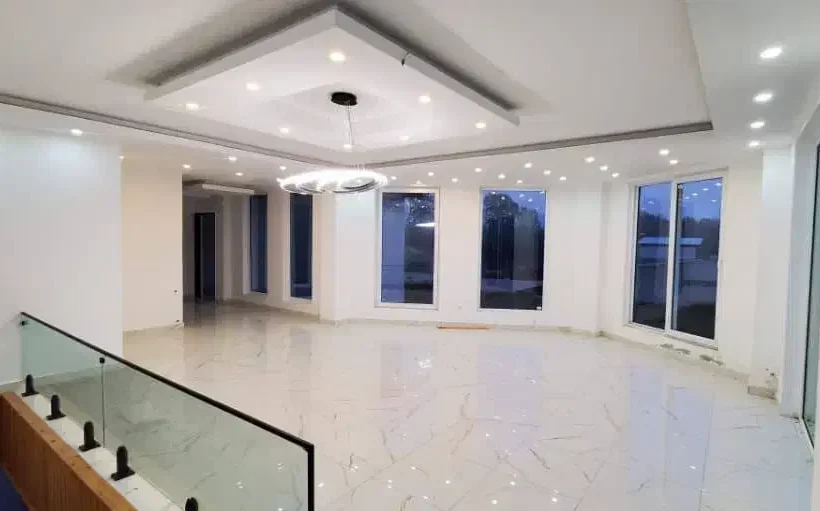 خرید ویلا ۳۰۰ متری نما انگلیسی استخردار منطقه نور | 300 متر