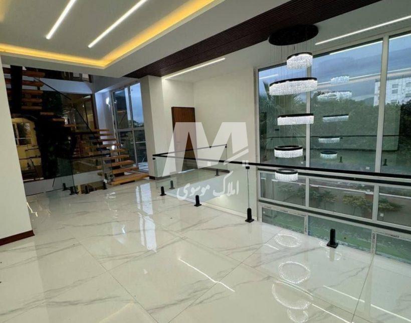 خرید ویلای تریبلکس مدرن استخردار شهرکی | ۲۵۰ متر