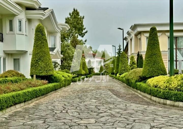 خرید ویلا استخردار خاص شهرک مهرگان رویان | ۳۴۰ متر