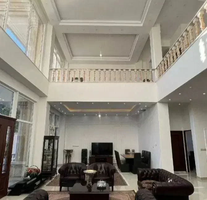 خرید کاخ ویلا استخردار مبله منطقه سعادت آباد چمستان | 490 متر