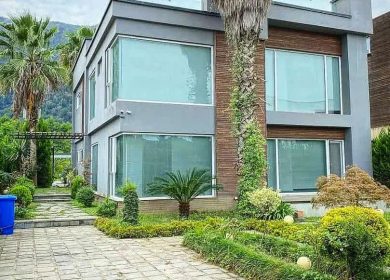 خرید ویلا در نوشهر ۷۰۰ متری پلاک اول جنگل با استخر | ۷۰۰ متر