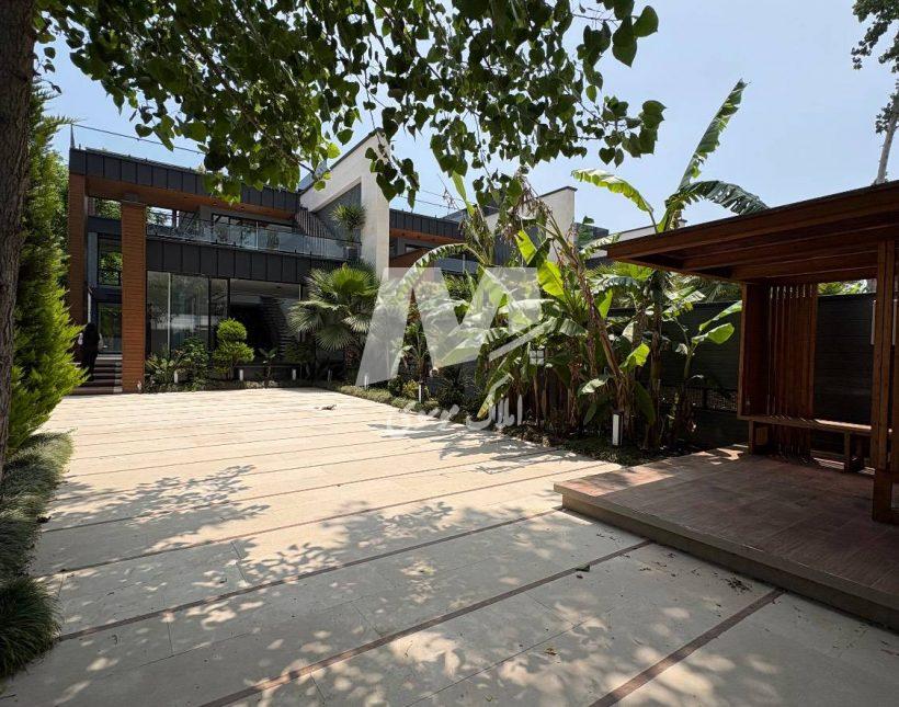 خرید ویلا نما مدرن استخر دار در بافت مسکونی و شهری | 350 متر