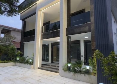 فروش ویلای دوبلکس استخردار با ۴۰۰ متر بنا | ۳۰۰ متر