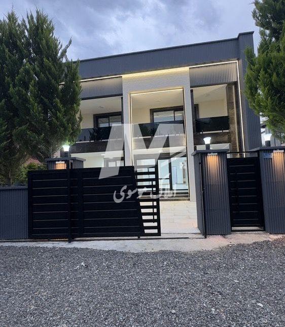فروش ویلای دوبلکس استخردار با ۴۰۰ متر بنا | ۳۰۰ متر
