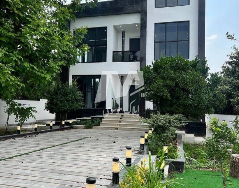 خرید ویلا تریپلکس استخر چهار فصل چمستان | 500 متر