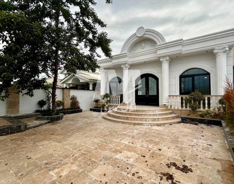 خريد عمارت سفید کلاسیک ٢ خواب مستر سند تك برگ | 260 متر