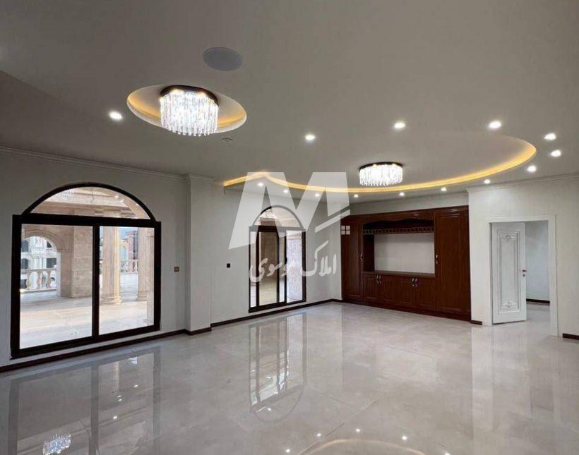 فروش عمارت ۳۵۰ متری با استخر و جکوزی | 500 متر