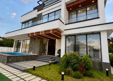 خريد ویلای لوکس با سوئیت نگهبانی آسانسور استخر روف گاردن | 550 متر