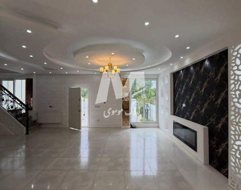 فروش ویژه ویلا نما رومی ۲۵۰ متری سند دار جاده جنگلی ایزدشهر | ۲۵۰ متر