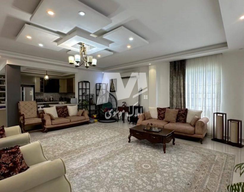 فروش اقساطی ویلا کلاسیک استخردار ۳۰۰ متری دامنه جنگل نور | ۳۰۰ متر