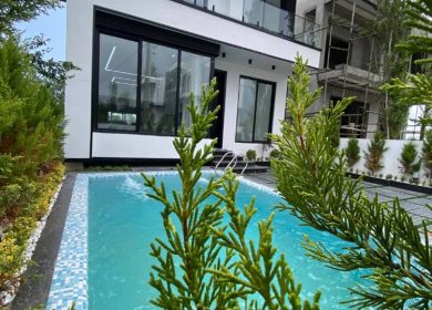 خرید ویلا ۳۰۰‌ متری نما مدرن استخر دار ارزان | ۳۰۰ متر