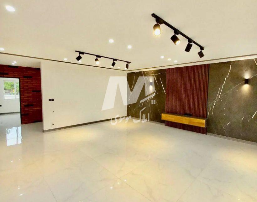 خريد ويلا فلت نما مدرن با نورگير عالي و استخر ٤ فصل | 220 متر
