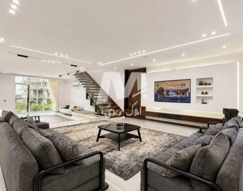 خريد ويلا كلاسيك مهندسي ساز فول فرنيش با سند تك برگ و متريال عالي | 570 متر