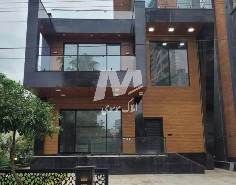 خريد ويلا مدرن سند دار با متريال و نورگير عالي در شهرك ساحلي | 270 متر