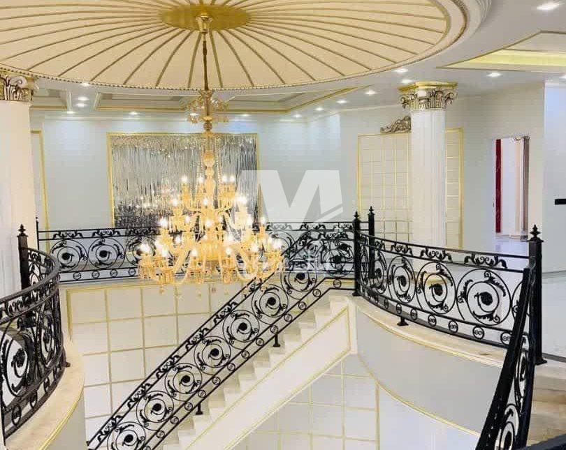 فروش کاخ‌ویلا کلاسیک در چلک نوشهر | 800 متر