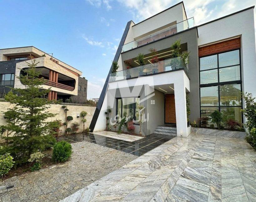 فروش ویلای دوبلکس مدرن استخردار شهرکی سند دار در چمستان | ۳۰۰ متر