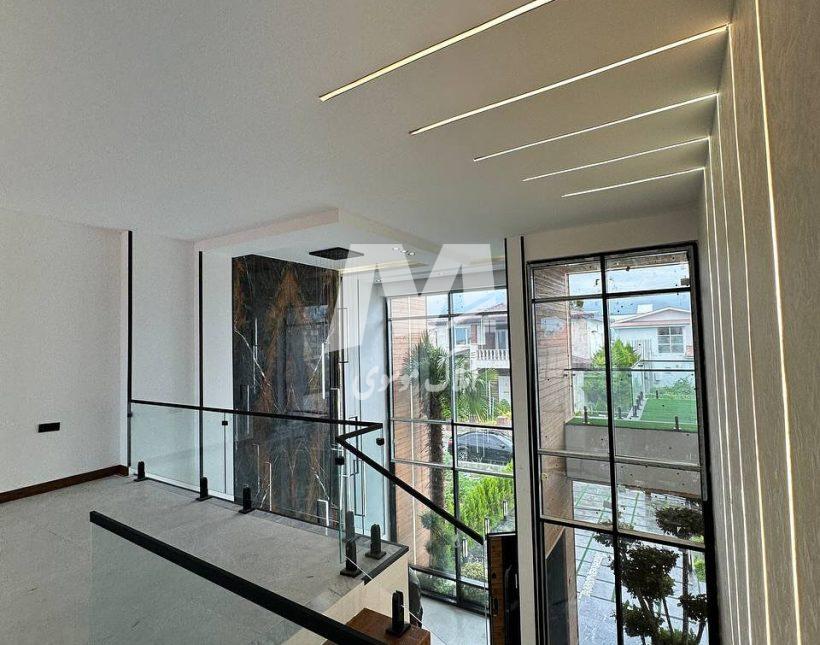 خرید ویلای تریپلکس لوکس در همصفا چمستان ۴ خواب مستر | ۳۰۰ متر
