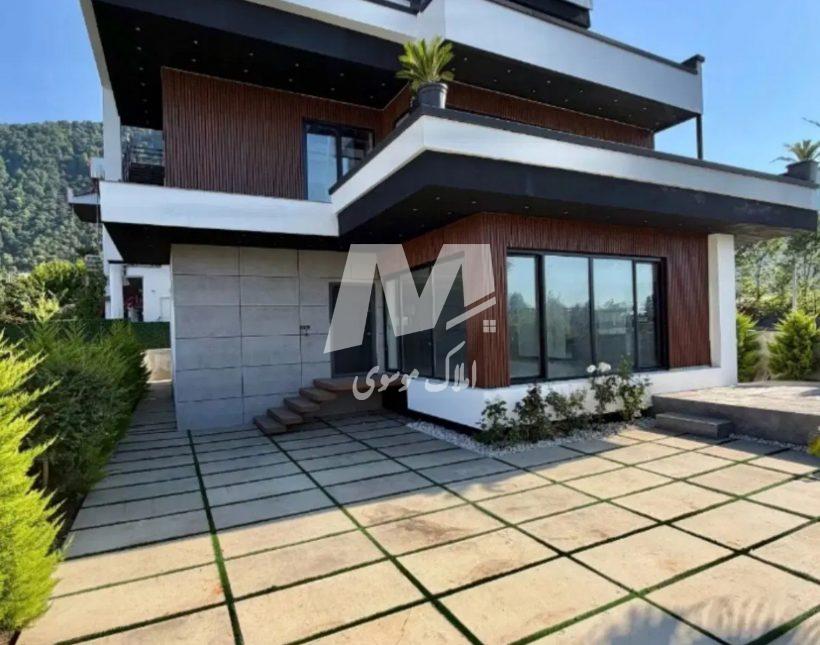 خريد ويلا تريبلكس مدرن با استخر ٤ فصل و نورگير عالي در سيسنگان | 300 متر