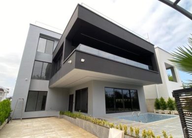 خرید ویلای ۳۷۰ متری استخردار با آسانسور در نوشهر | ۲۷۵ متر